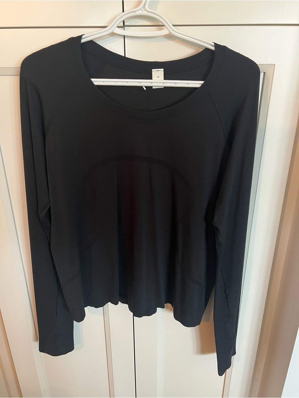 Lululemon- Womens Black Long-Sleeve Crewneck Top -